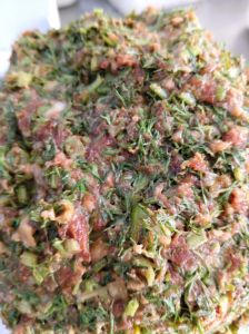 莲菜大肉饺子馅的做法_清甜爽口，团圆美味！