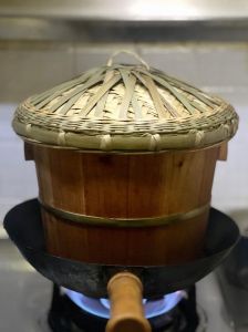 大木桶蒸饭的正确方法_选桶浸泡加沸水的秘诀