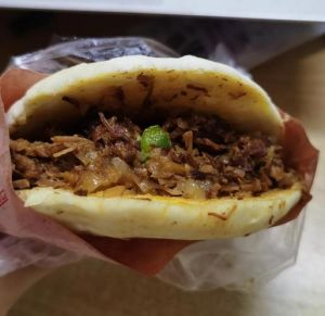 夹饼白吉馍的做法_面团塑形烙制全攻略