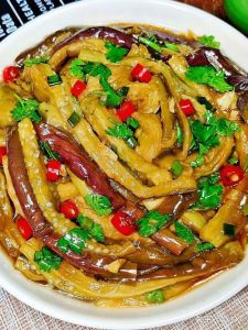 蒸茄子的酱汁做法大全_蒜泥酱汁蒸茄子，豉汁凉拌皆美味！