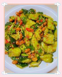 刀拍凉拌黄瓜正确做法_拍黄瓜的家常做法，爽口开胃！