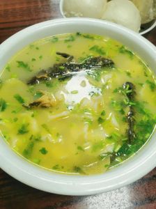 炖嘎鱼的家常做法大全_酱焖嘎鱼，下饭绝配！