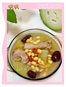 冬瓜炖排骨汤的做法_排骨冬瓜汤的正确炖法，汤清肉嫩这样做