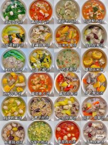 各种炖菜的做法_家常炖菜暖身，小鸡炖榛蘑白菜豆腐粉条等美味暖心！