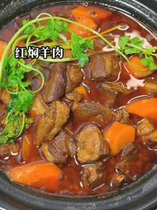 红焖羊肉的家常做法_肉嫩汤鲜的家常暖锅
