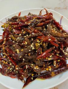 麻辣牛肉干做法_自制麻辣牛肉干，香浓有嚼劲！