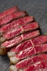 点一份全熟的牛排真的会被嘲笑吗_中餐吃全熟牛排不尴尬了？