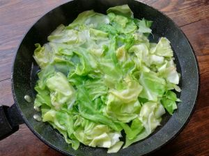 球包菜做沙拉要焯水吗_包菜生吃爽脆 腌制沙拉超简单