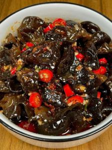 海木耳凉拌需要焯水吗_海木耳凉拌需焯水吗？传统vs现代营养之争