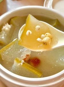 炖冬瓜要削皮吗_炖冬瓜要不要去皮？营养美味看这里！