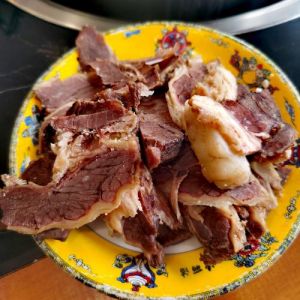 牦牛肉为什么难吃_牦牛肉硬难炖？掌握技巧炖出美味！