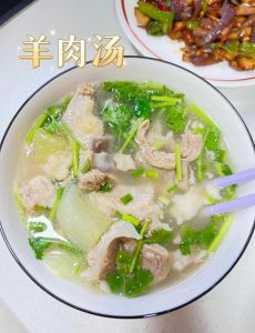 烩羊肉的家常做法_烩羊肉配红酒香浓，做法简单易学