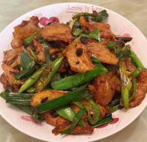 盐煎肉的做法家常菜做法_肥而不腻，简单美味！
