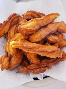 炸南瓜条的家常做法_外酥里糯，家常小吃，香甜可口！