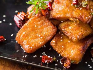 湖北名菜糍粑鱼做法_香辣下饭，美味下酒！