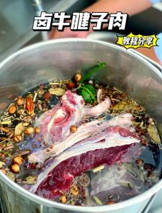 兰州回民煮牛腱子肉的方法_泡煮牛腱子去腥入味，冷藏切片口感佳