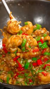 牛蛙炒多久能熟_牛蛙炒多久？火候与技巧