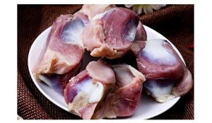 鸭肫和鸭胗是装屎的吗_鸭胗黑点别扔，去味做法与营养看这里！