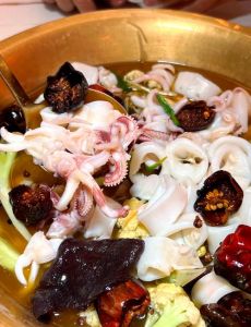 水煮鱿鱼需要几分钟才会熟_水煮鱿鱼多长时间？大小部位有讲究！