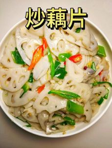 炒藕要焯水吗为什么_焯水藕片脆爽去涩，不焯水原味嚼劲足