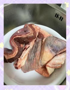 牛腩上的白肉是肥肉吗_牛腩白色部分咋区分？脂肪筋淋巴处理方法