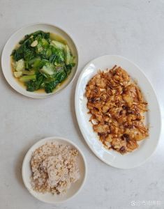 面豉酱烧猪肉的家常做法_面豉酱炖肉，古劳酱香浓甜，肉质软嫩香