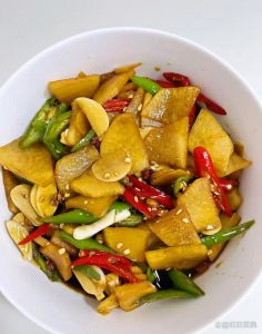 脆爽腌萝卜正宗做法_选对萝卜，盐糖黄金配，越放越入味！