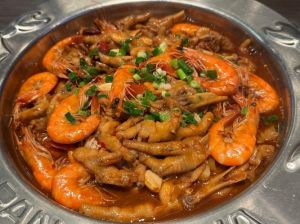 明虾煲家常做法_家常明虾煲，鲜美营养，聚餐好选择！