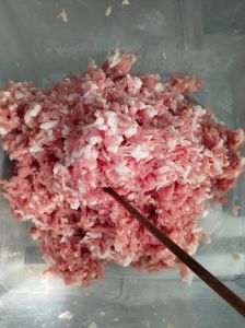 猪肉灯笼红萝卜馅做法_元宵节猪肉红萝卜馅灯笼，吉祥美味！