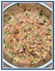 芹菜胡萝卜大肉饺子馅做法_秋食芹菜猪肉饺，鲜香爽口暖心窝