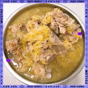东北猪肉炖酸菜的做法_东北酸菜炖五花肉，酸爽开胃家常味