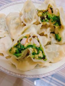 韭菜黄瓜虾仁饺子馅的做法_腌黄瓜虾仁韭菜鸡蛋馅，锁水防出水
