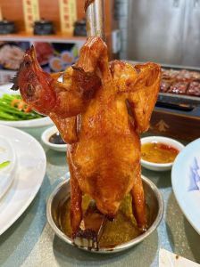 排骨烧鸡最正宗的做法_鸡排骨炖土豆，家常美味，汤汁拌饭绝
