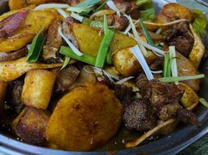 炕锅羊肉最正宗做法_青海正宗，香辣鲜嫩，暖心美味！
