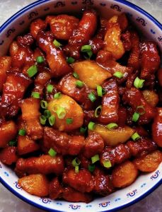 豆棒红烧肉的家常做法_红烧肉配豆腐棍，家常美味暖心窝