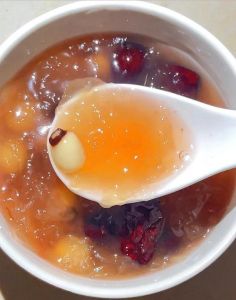 银耳莲子汤煮几分钟就熟了_银耳莲子汤多久煮？泡发炖煮时间看这里