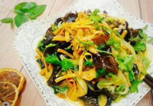 木耳炒黄花菜用焯水吗_黄花菜处理方法，放心吃美味
