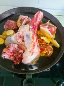 清炖大棒骨放什么调料_掌握技巧，鲜美营养