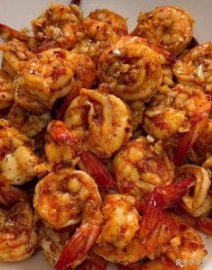 虾黄和虾仁的区别_小龙虾黄是肝胰腺，别吃内脏，少食为好