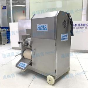 鲫鱼去刺方法图解_防滑去刺巧手做，鲫鱼美味营养全