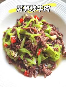 莴笋炒肉片的家常做法_腌肉炒莴笋，简单美味家常菜