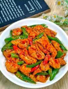 炒豆泡的家常做法大全_焯水去油，煸炒入味，香辣可口