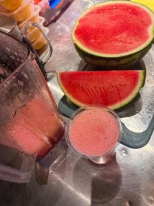 一斤西瓜出多少汁_西瓜补水佳，解暑又解渴