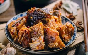 蒸腊鱼要多长时间_厚块20分钟，浸泡增香，淋料入味