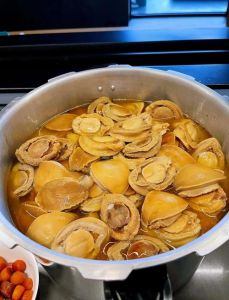 制作干鲍鱼煮到什么程度_冷水泡48小时口感佳