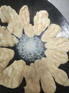 家常死面饼的做法_家常死面饼，和面有窍门