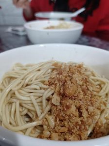 朝阳塔脚干面做法_潮汕塔脚干面，爽韧汤鲜地道味