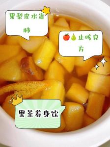 苹果梨煮水的正宗做法_选对食材控火候，少用蜂蜜加冰糖
