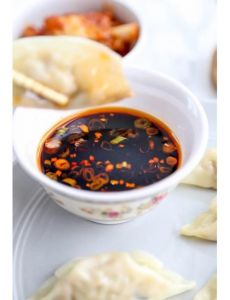 万能不辣的饺子蘸料汁的做法_饺子蘸料，蒜泥糖酱油香油，简单美味！