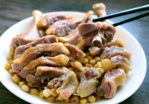 安徽咸鸭子怎么蒸_传统做法，风味独特